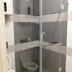 в аркадии с террасой и прямым видом на море Apartman Odessza