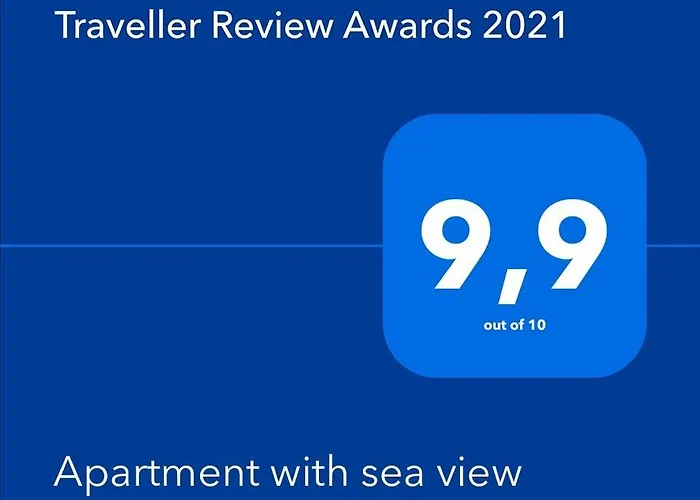 Apartment в аркадии с террасой и прямым видом на море