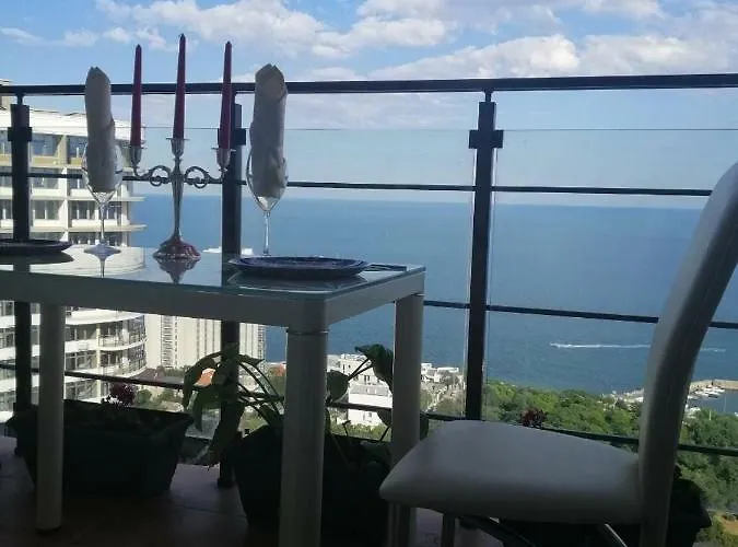 в аркадии с террасой и прямым видом на море Apartment *